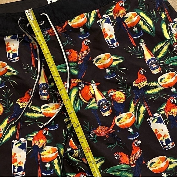 DC Shoes Boardshorts Mens 34 Swim Trunks Hawaiian Topical Parrot Drinks - Picture 5 of 10